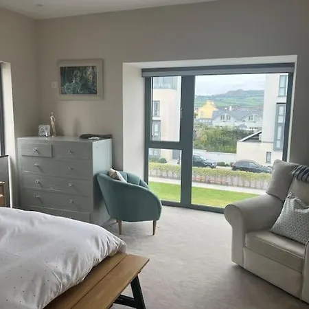 Family House With Spectacular Sea Views Villa Greystones