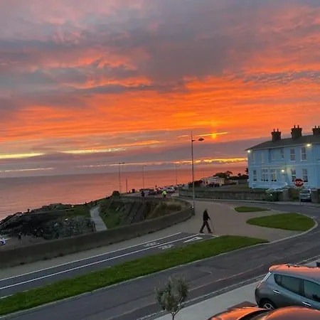 Family House With Spectacular Sea Views * Na Clocha Liatha